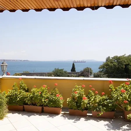 尔彭柯雅鹿酒店